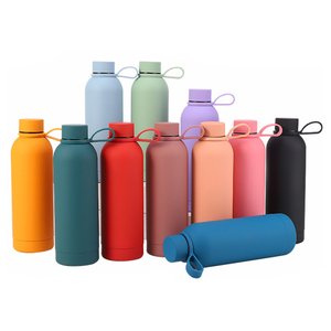 طلاء زجاجة ماء معزول من الفولاذ المقاوم للصدأ