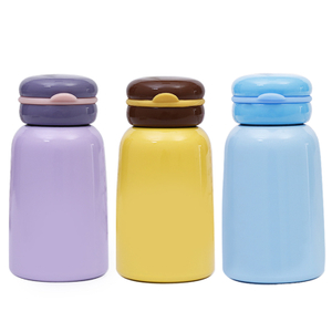 زجاجة ماء من الفولاذ المقاوم للصدأ بالفولاذ المقاوم للصدأ مع غمد الجلد 